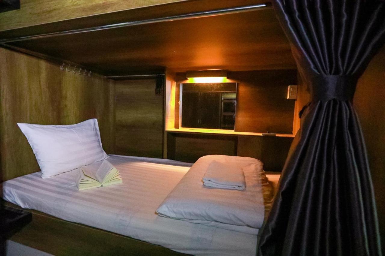 Bui Vien Street Hostel Хошимин Экстерьер фото
