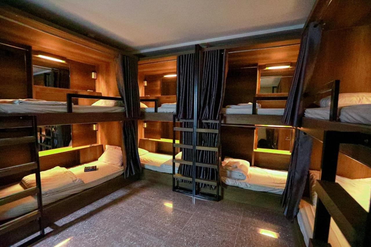 Bui Vien Street Hostel Хошимин Экстерьер фото